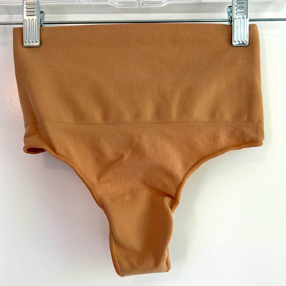 Skims mid waist thong shapewear